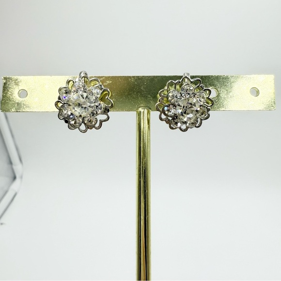 Vintage Silver Tone Sparkling Crystal Rhinestones Cluster Screw-Back Earrings - Picture 3 of 6